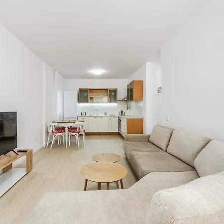 Appartement Sophie Downtown Near Air Albania Stadium Tirana