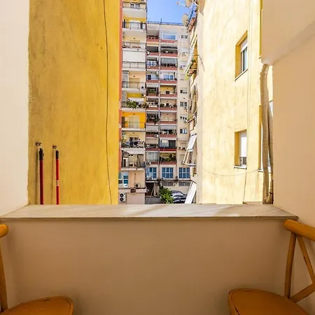 Sophie Downtown Near Air Albania Stadium Appartement